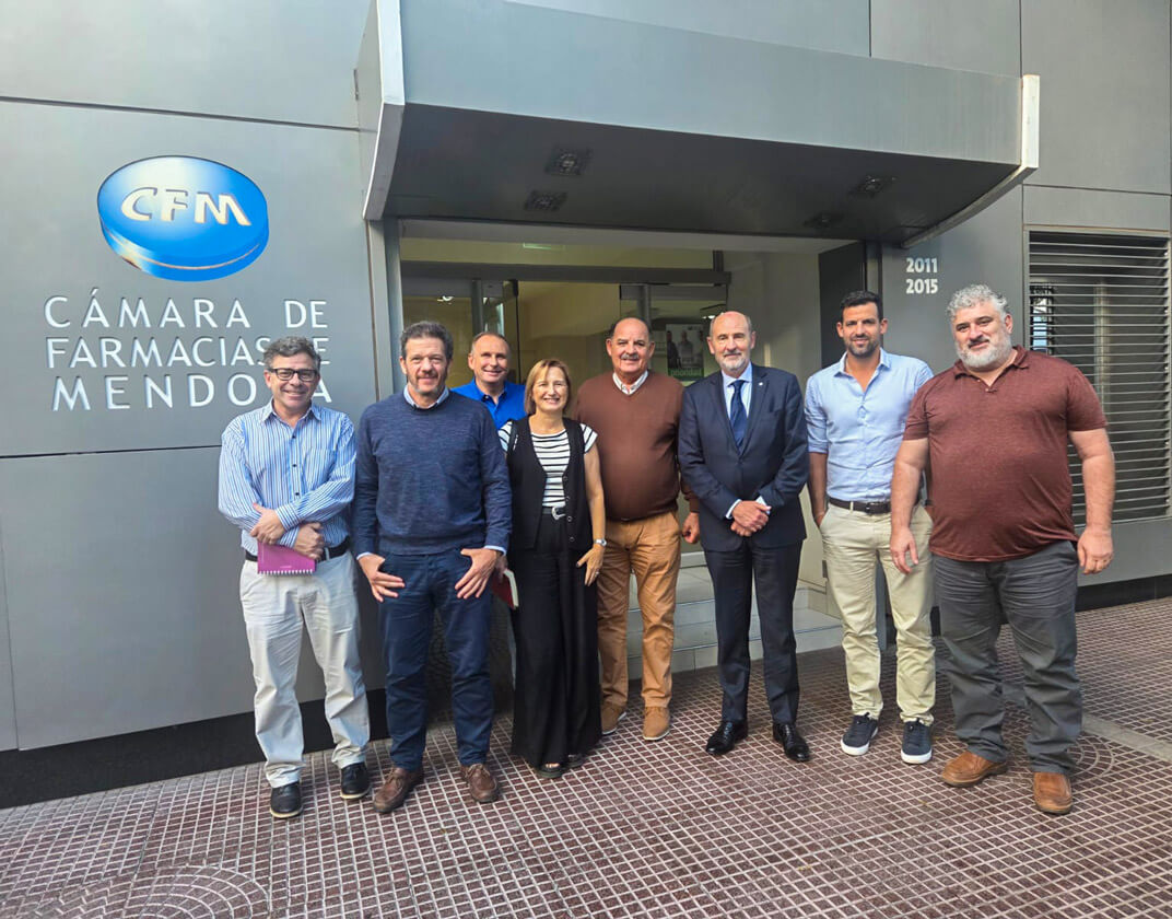Reunión junto al Ministro de Producción y representantes de Instituciones Farmacéuticas